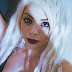 Meet your Posher, Twila